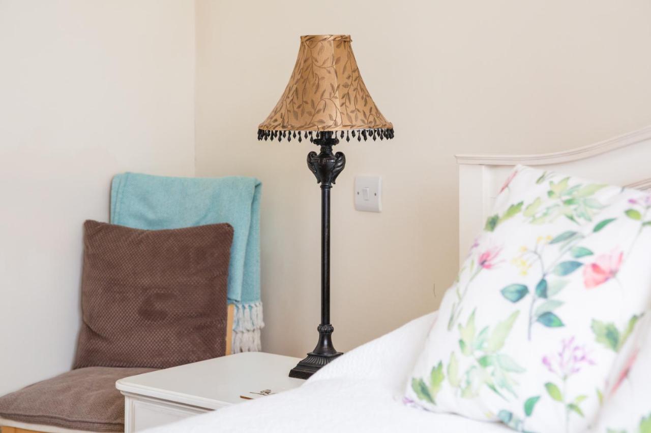 Higher Weddicott Barn Holiday Cottage - Self Catering แชกฟอร์ด ภายนอก รูปภาพ