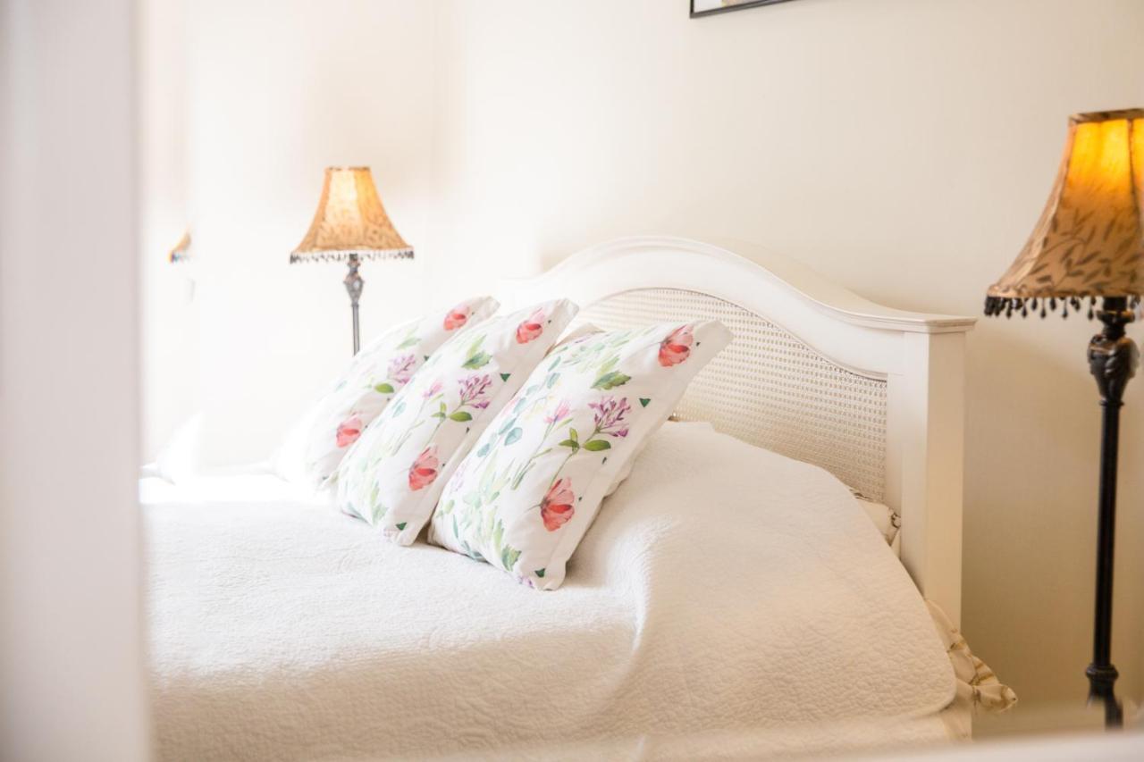 Higher Weddicott Barn Holiday Cottage - Self Catering แชกฟอร์ด ภายนอก รูปภาพ