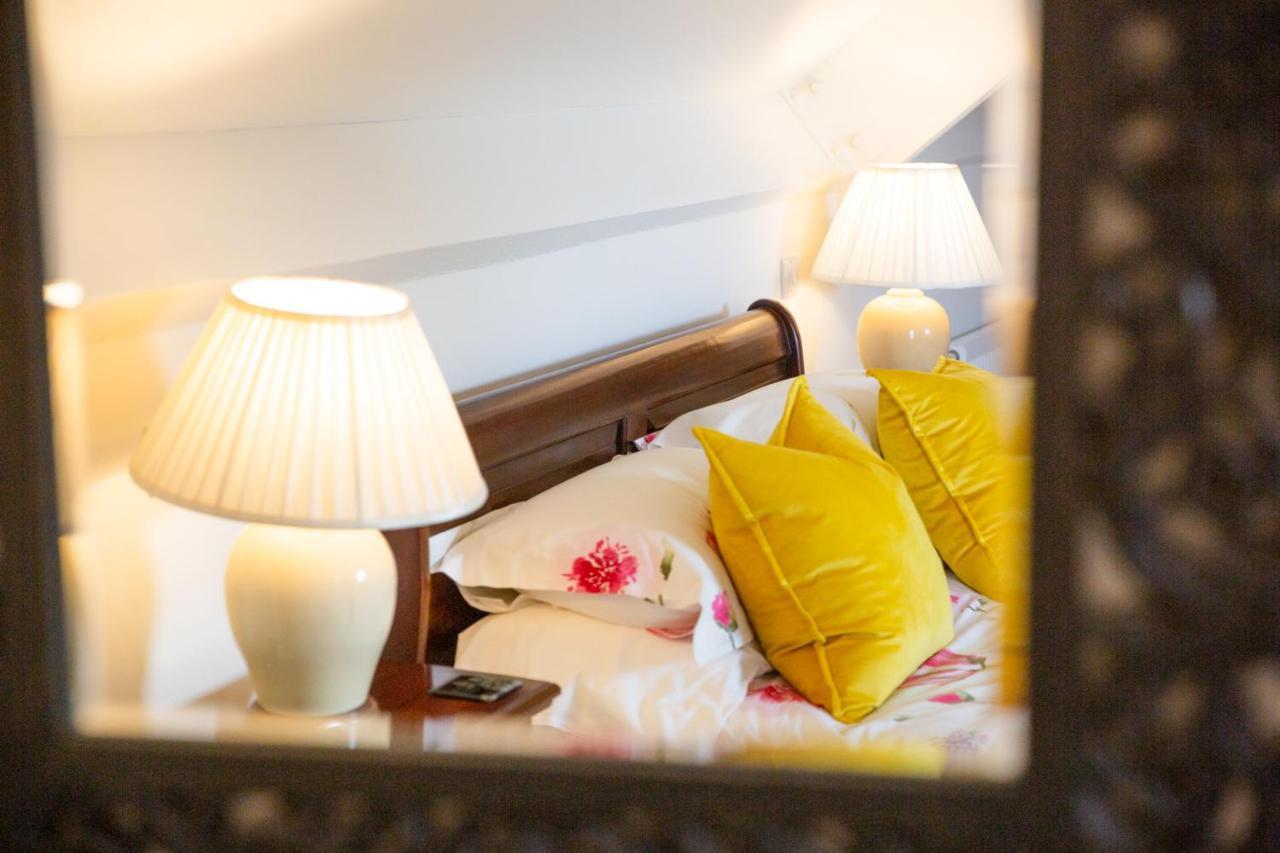 Higher Weddicott Barn Holiday Cottage - Self Catering แชกฟอร์ด ภายนอก รูปภาพ