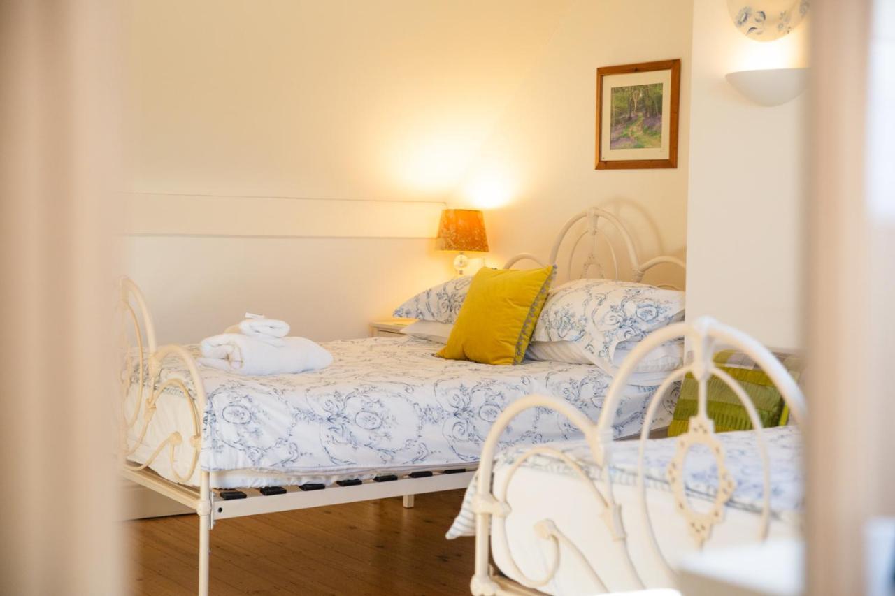 Higher Weddicott Barn Holiday Cottage - Self Catering แชกฟอร์ด ภายนอก รูปภาพ