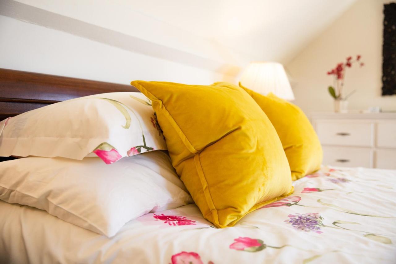 Higher Weddicott Barn Holiday Cottage - Self Catering แชกฟอร์ด ภายนอก รูปภาพ