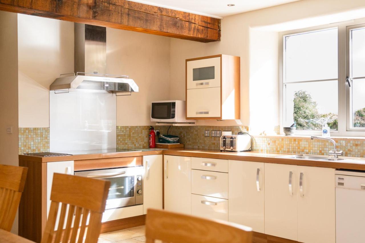 Higher Weddicott Barn Holiday Cottage - Self Catering แชกฟอร์ด ภายนอก รูปภาพ